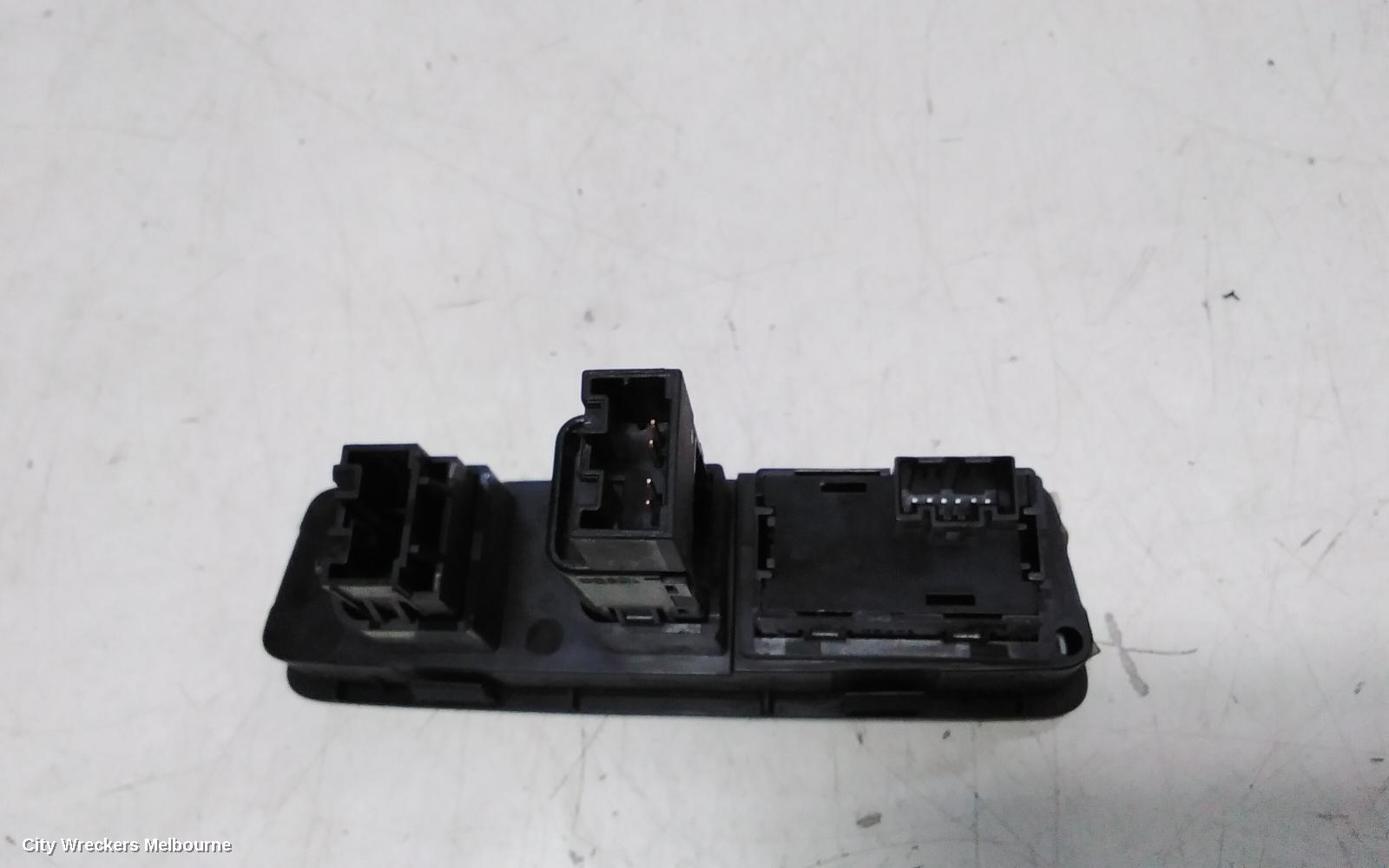 HYUNDAI I45, YF, TRACTION CONTROL, 02/2010 - 04/2014