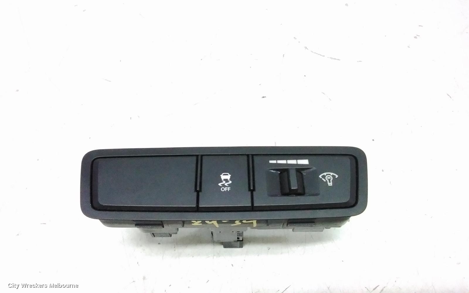 HYUNDAI I45, YF, TRACTION CONTROL, 02/2010 - 04/2014