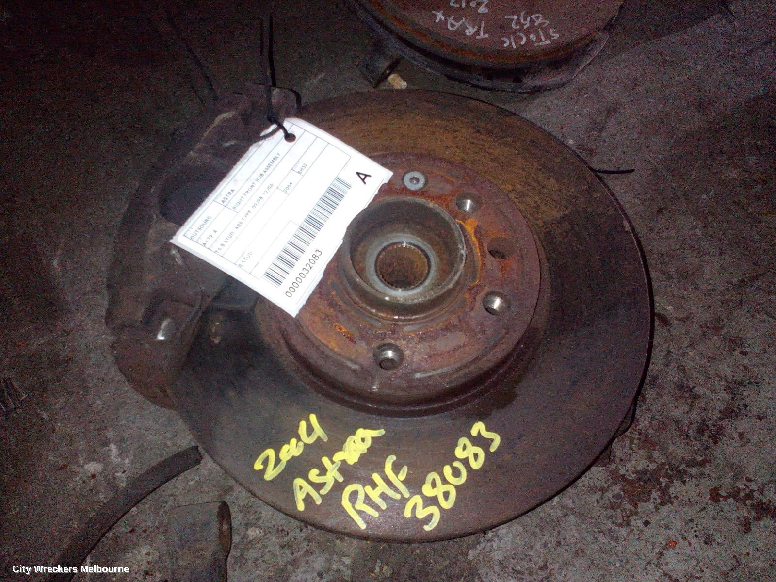 HOLDEN ASTRA RIGHT FRONT HUB ASSEMBLY, TS,5 STUD, ABS TYPE, 09/1998 - 12/2006