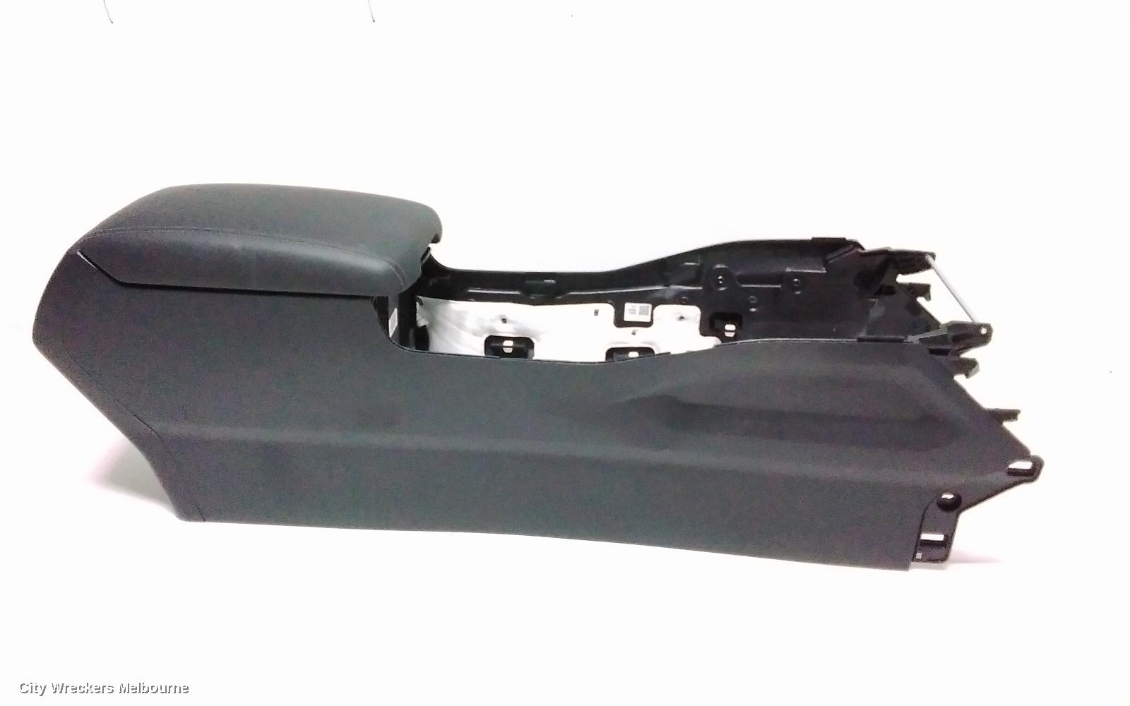 KIA SORENTO CONSOLE, MQ4, LID ONLY, 02/2020 ONWARDS