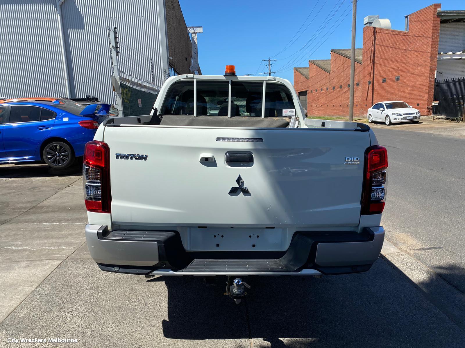 MITSUBISHI TRITON RIGHT REAR STRUT, ***USE SHOCK ABSORBER PART TYPE***