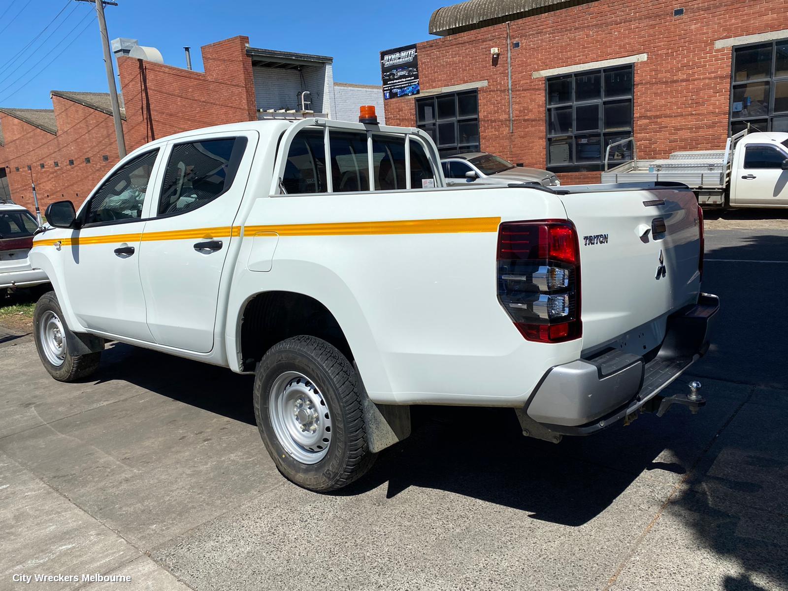 MITSUBISHI TRITON RIGHT REAR STRUT, ***USE SHOCK ABSORBER PART TYPE***