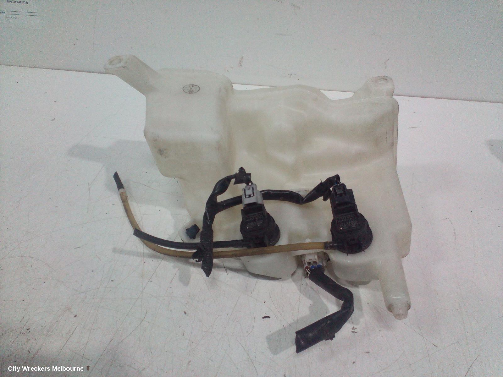 TOYOTA HIACE WASHER BOTTLE, TRH/KDH, 03/2005 - 04/2019