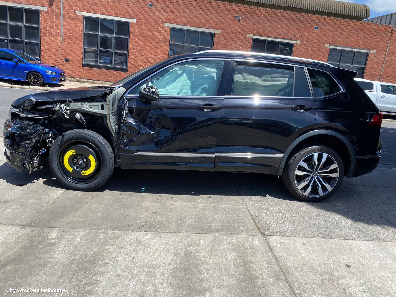 VOLKSWAGEN TIGUAN, 5NA, 06/2016 - 02/2024, BEVA  PANEL TRIM: 70777
