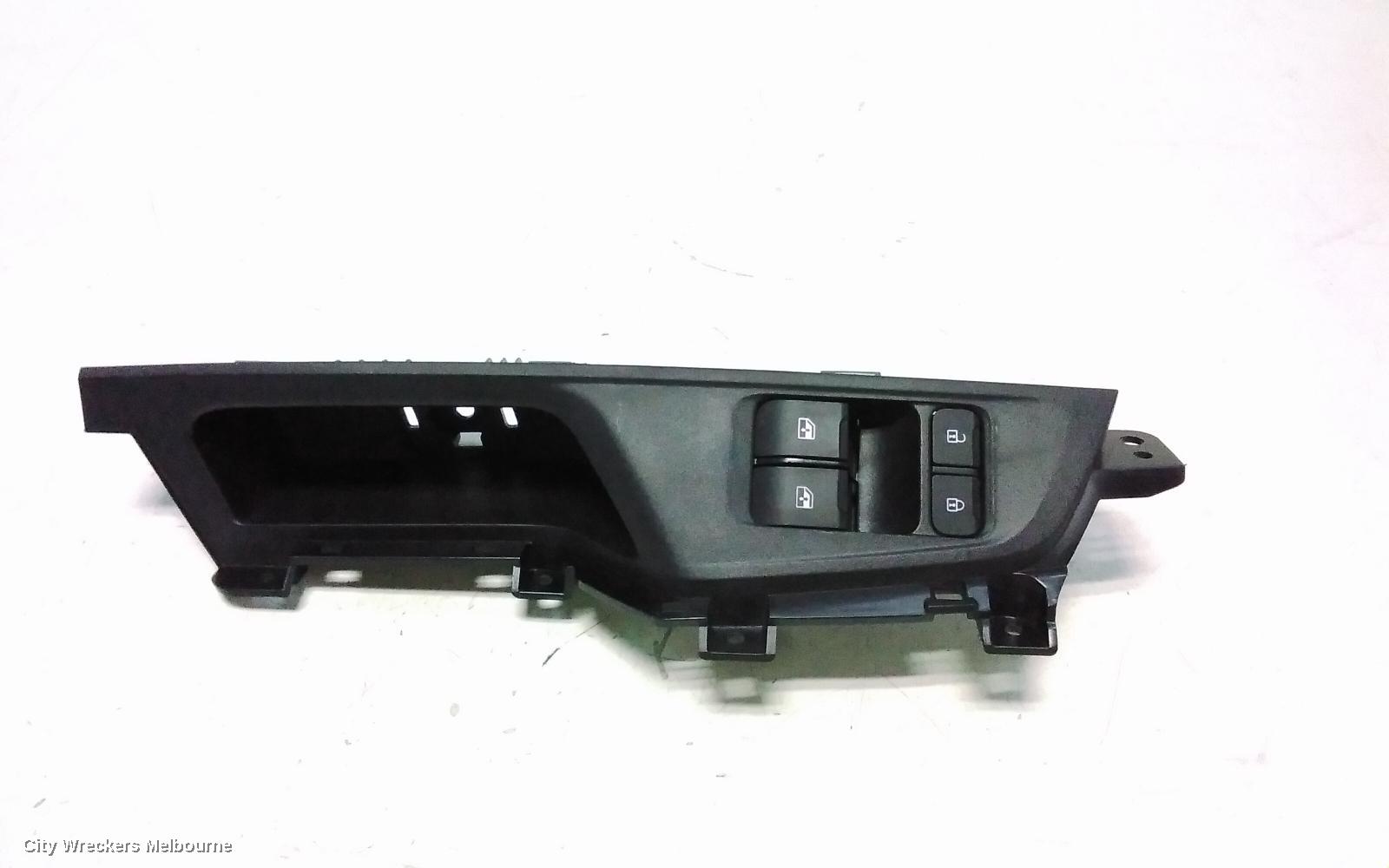 LDV DELIVER 9 PWR DR WIND SWITCH, RH FRONT (MASTER SWITCH), 07/2020 ONWARDS