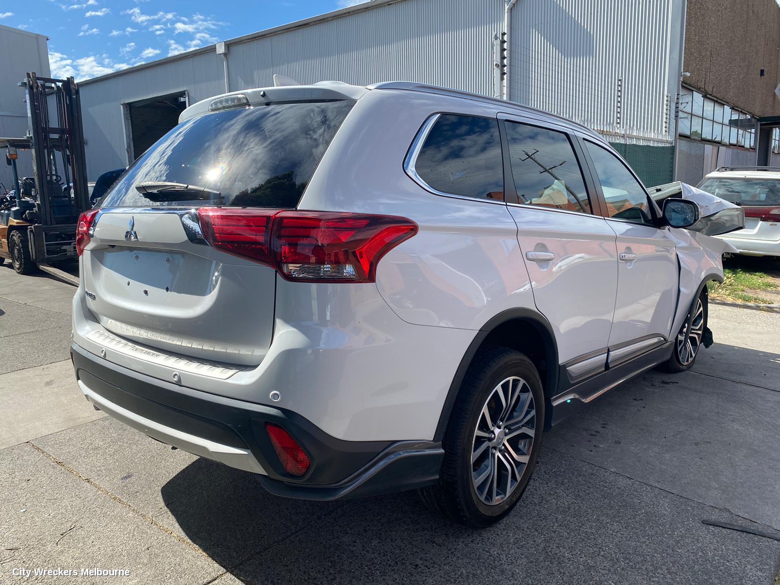 MITSUBISHI OUTLANDER ROOF RAIL