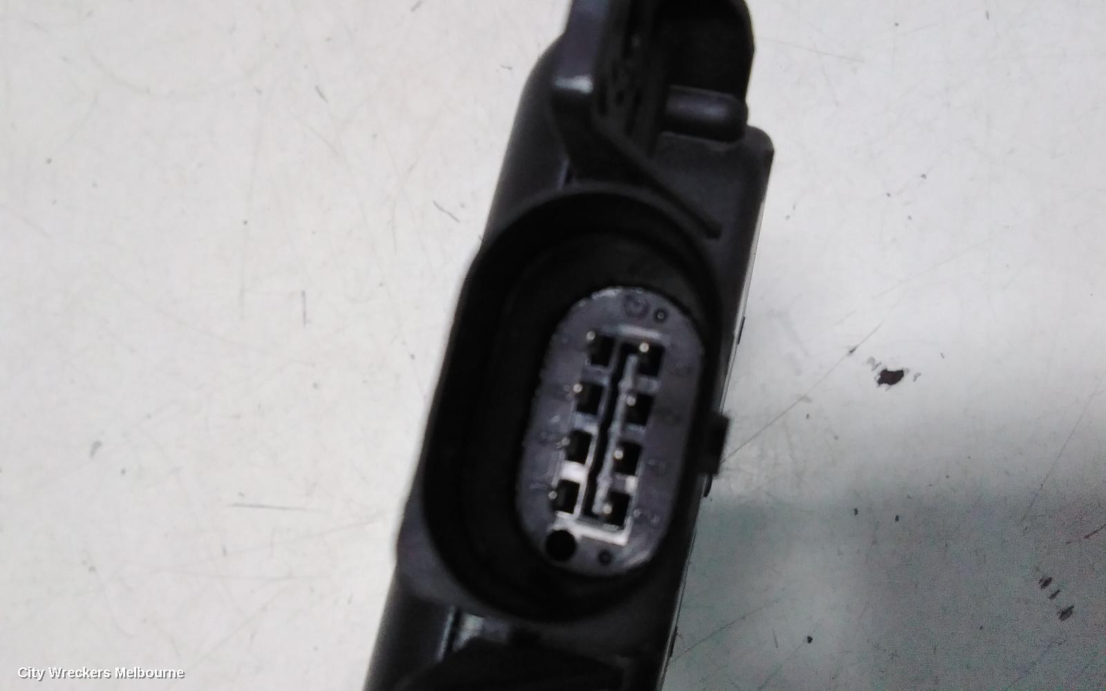 VOLKSWAGEN GOLF, GEN 7, 11/2012 - 08/2020, 5G6 907 456 C - VW BLIND SPOT RADAR BRACKET RIGHT SIDE: 113313