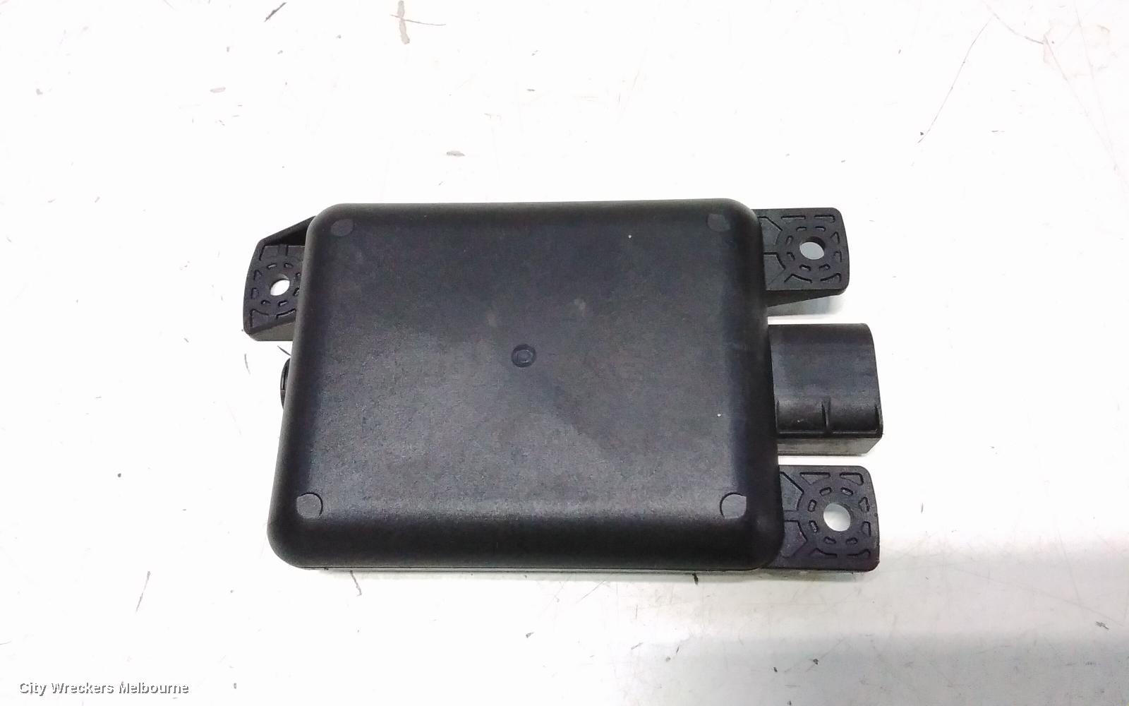 VOLKSWAGEN GOLF, GEN 7, 11/2012 - 08/2020, 5G6 907 456 C - VW BLIND SPOT RADAR BRACKET RIGHT SIDE: 113313