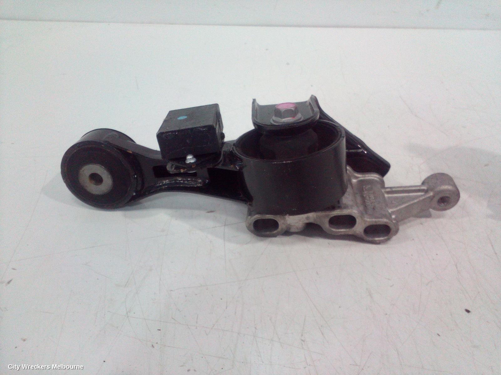 TOYOTA CAMRY MOUNT, XV50, 05/2015 - 10/2017