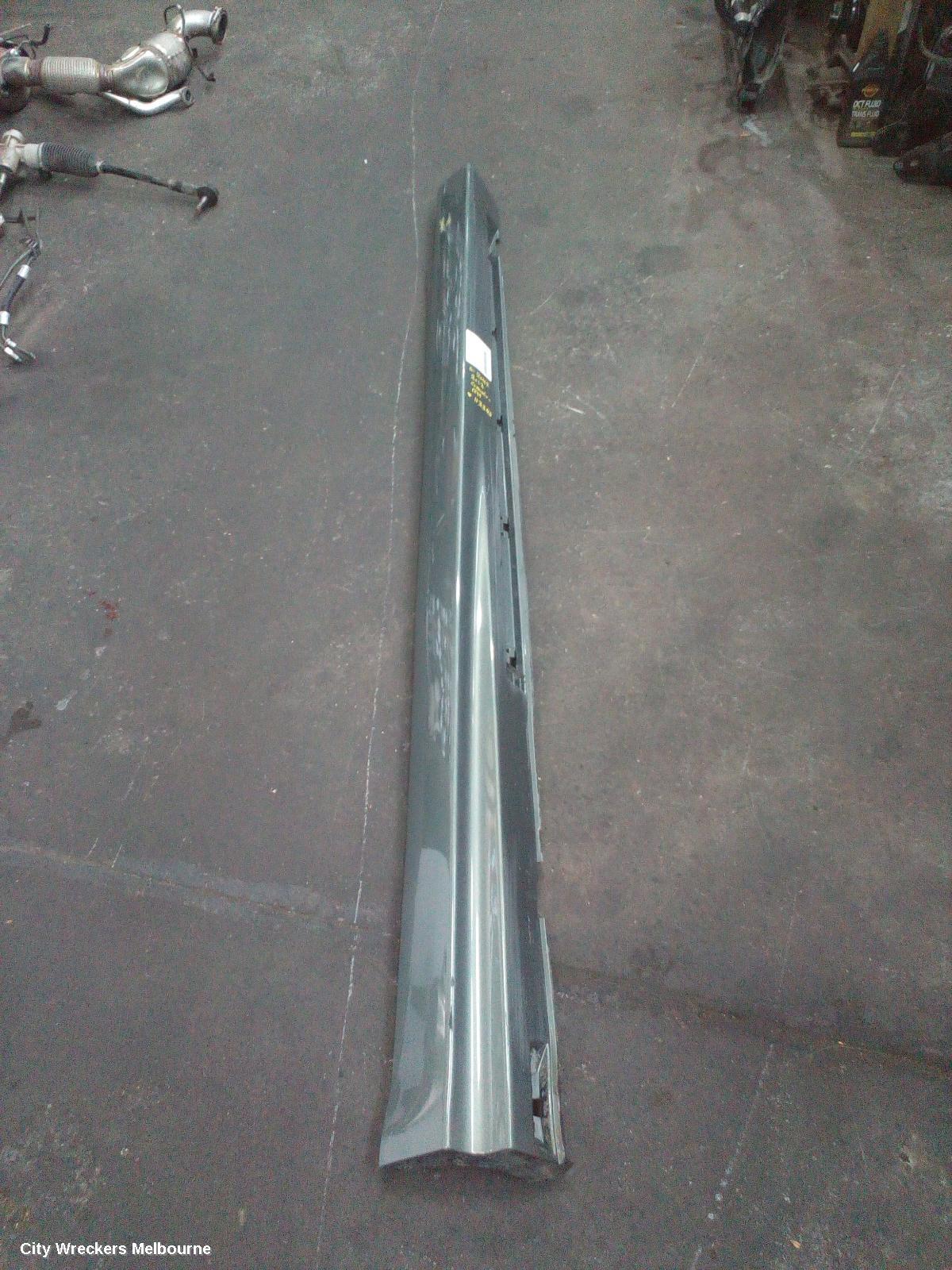 HOLDEN COMMODORE SIDE STEP/SKIRT, VF, RH SIDE, UTE, 05/2013 - 12/2017