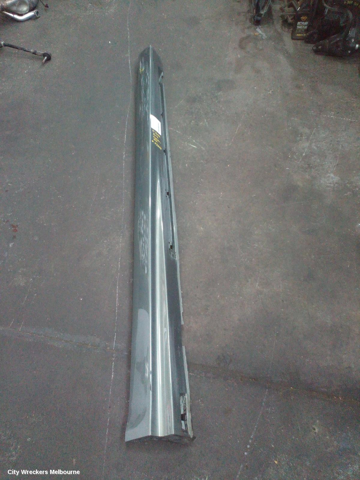 HOLDEN COMMODORE SIDE STEP/SKIRT, VF, RH SIDE, UTE, 05/2013 - 12/2017