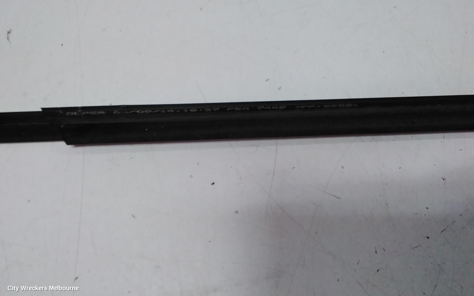 PEUGEOT 508 DOOR MOULD, LEFT FRONT CHROM MOULD UPER : 113377, 07/2011 - 12/2017