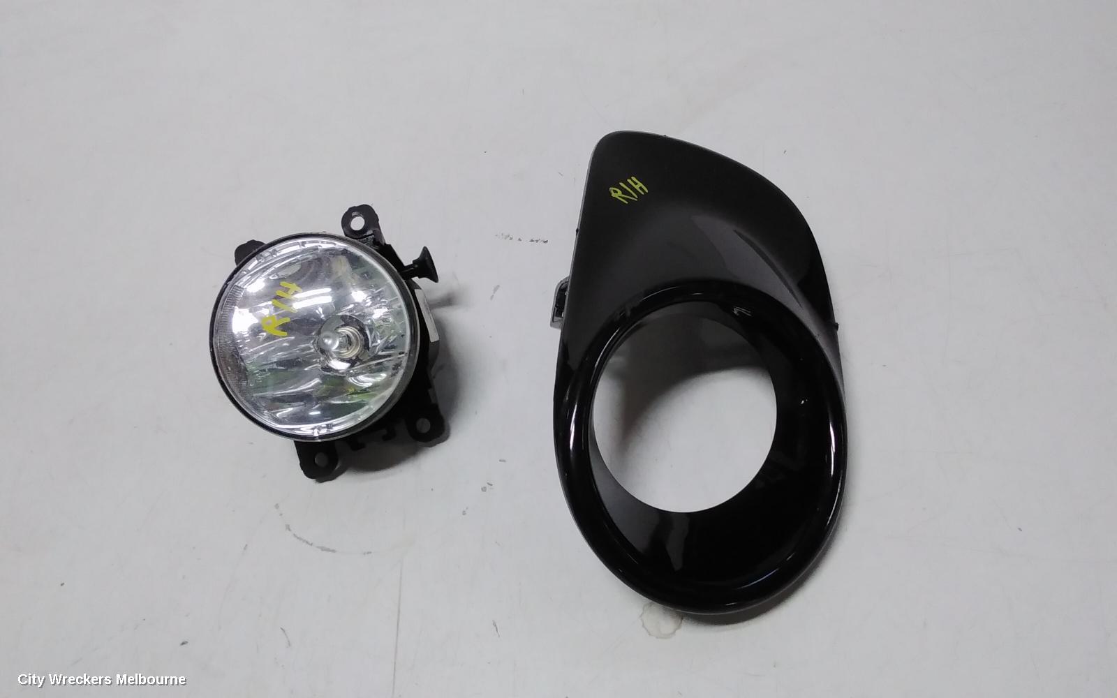 RENAULT FLUENCE RIGHT INDICATOR/FOG/SIDE, BUMPER FOGLAMP, X38, 09/2010 - 01/2016
