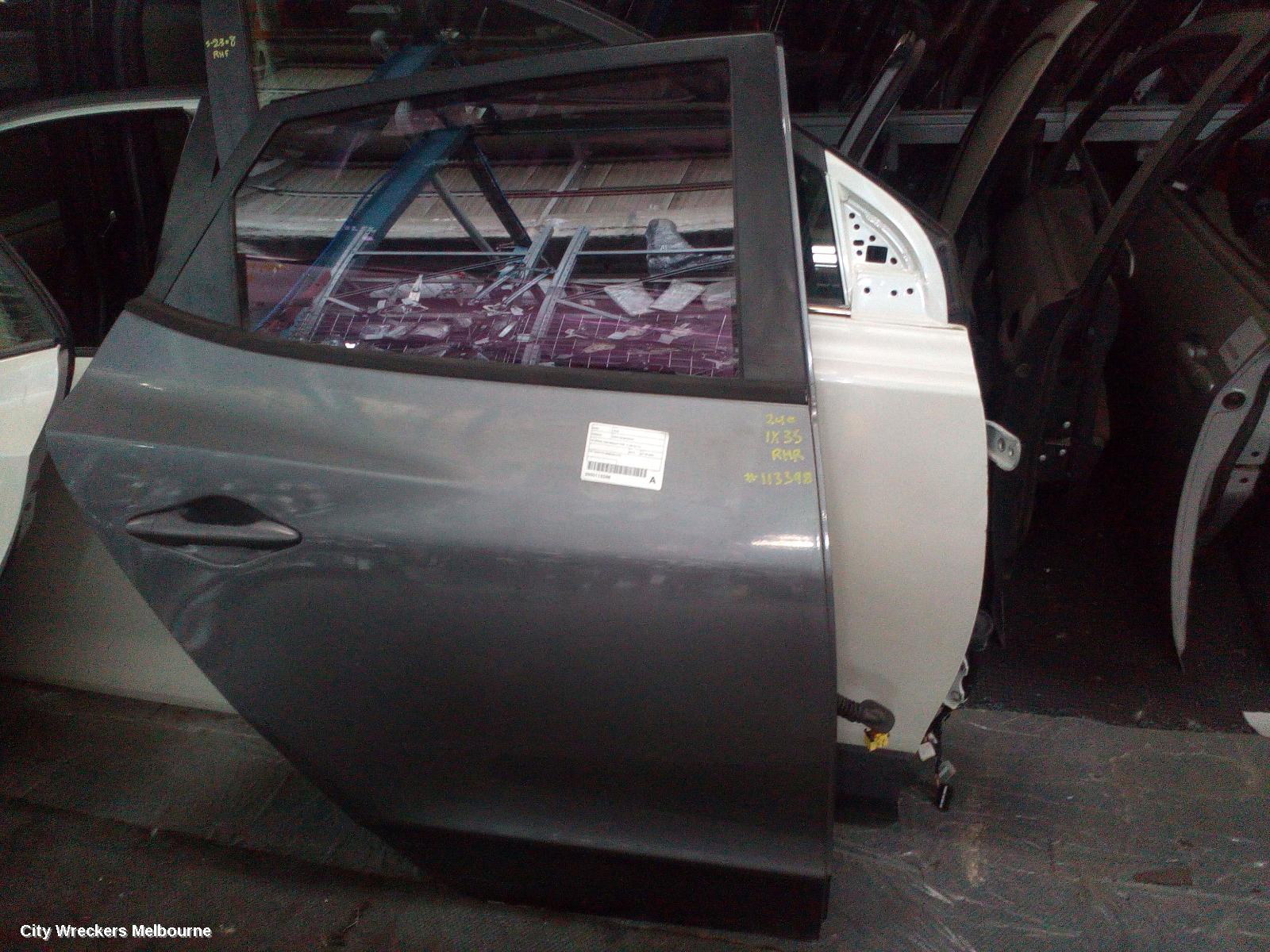 HYUNDAI IX35 RIGHT REAR DOOR, LM SERIES, NON MOULD TYPE, 11/2009 - 01/2016