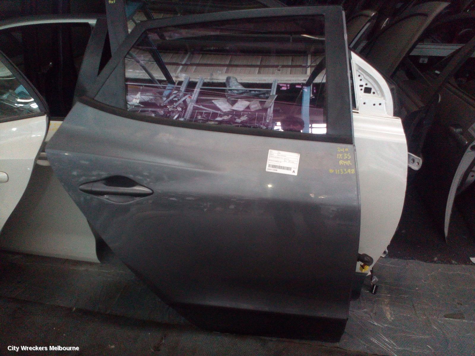 HYUNDAI IX35 RIGHT REAR DOOR, LM SERIES, NON MOULD TYPE, 11/2009 - 01/2016