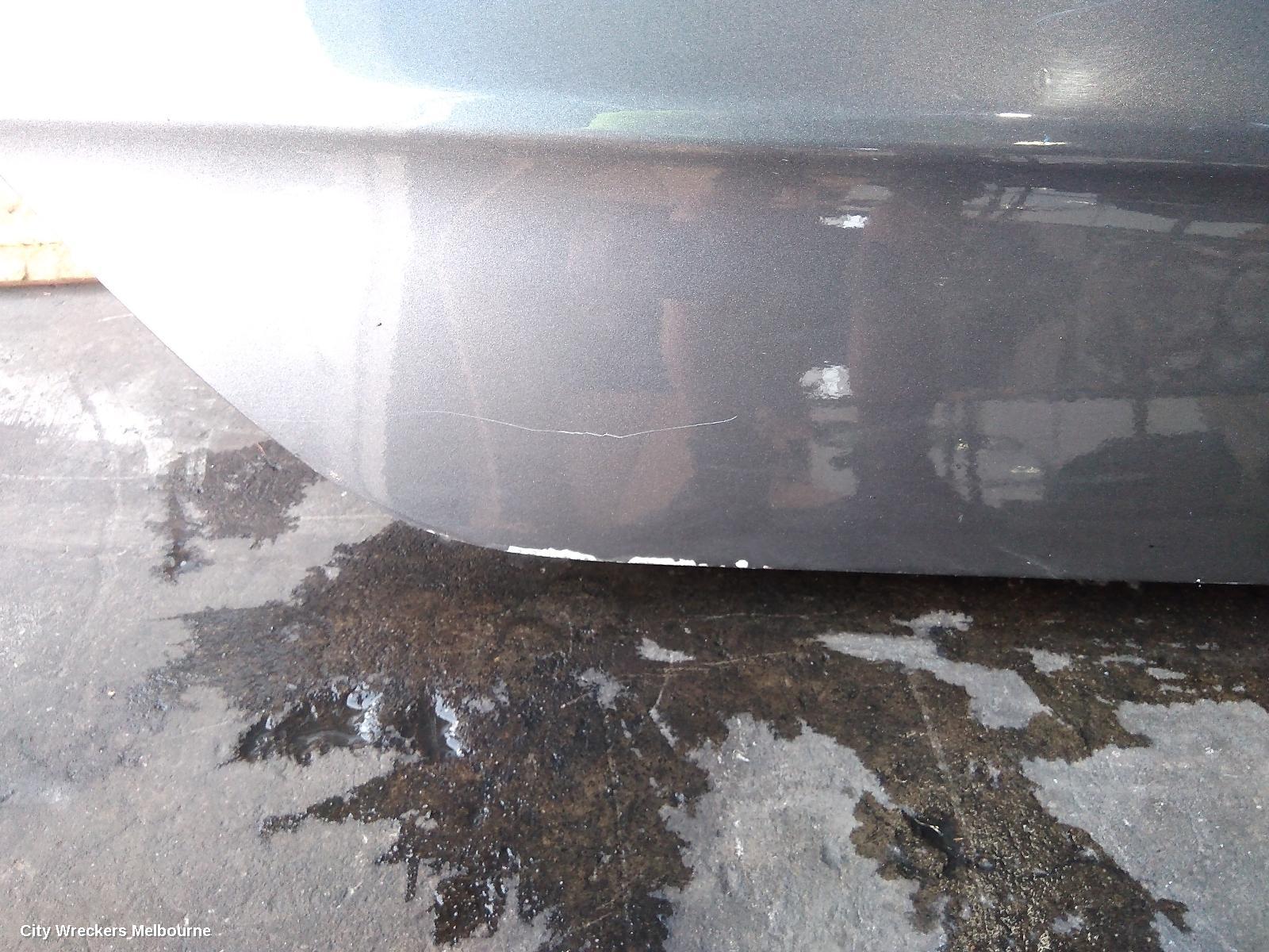 HYUNDAI IX35 RIGHT REAR DOOR, LM SERIES, NON MOULD TYPE, 11/2009 - 01/2016