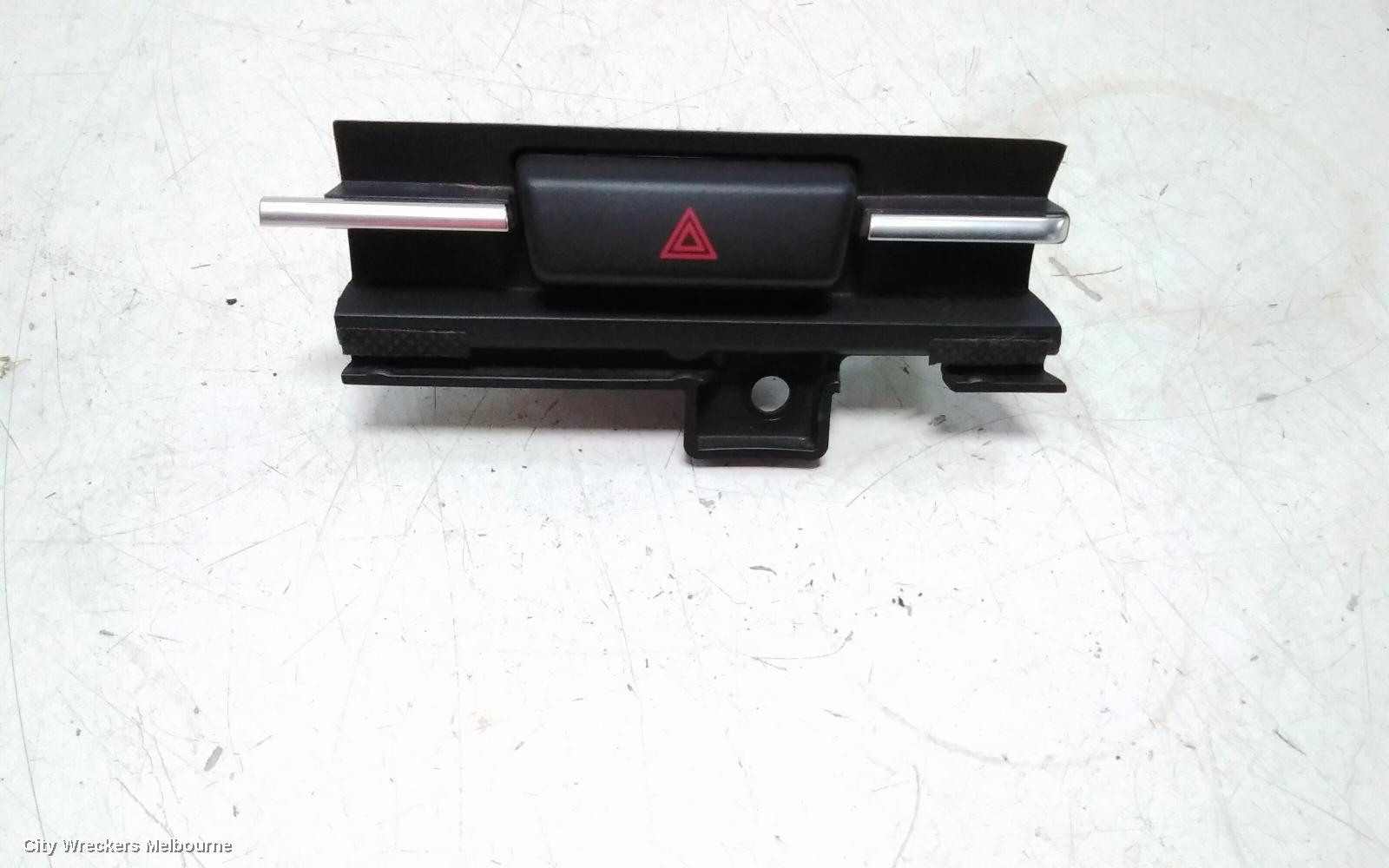 MAZDA 2, DJ/DL, 10/2014 ONWARDS, HAZARD SWITCH: 113484