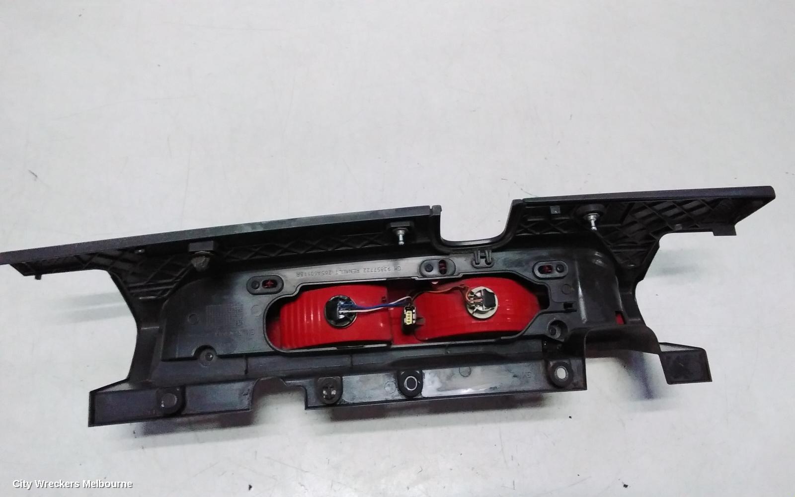 RENAULT TRAFIC LEFT TAILLIGHT, X82, IN BODY, UPPER, 01/2015 ONWARDS
