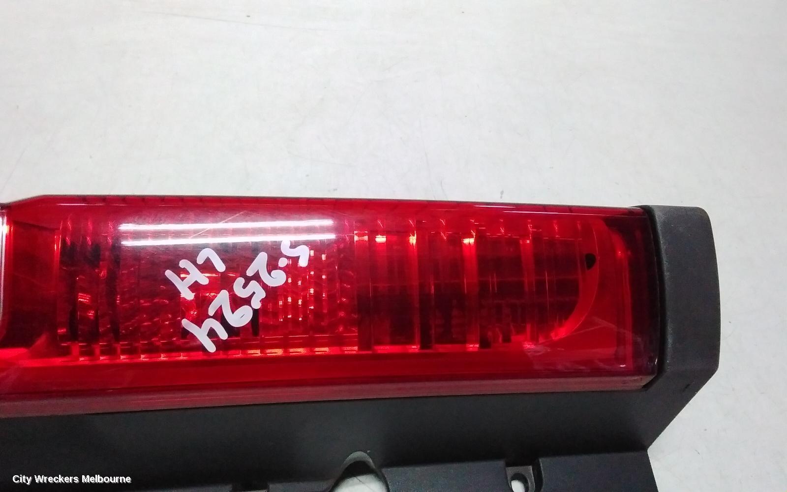 RENAULT TRAFIC LEFT TAILLIGHT, X82, IN BODY, UPPER, 01/2015 ONWARDS