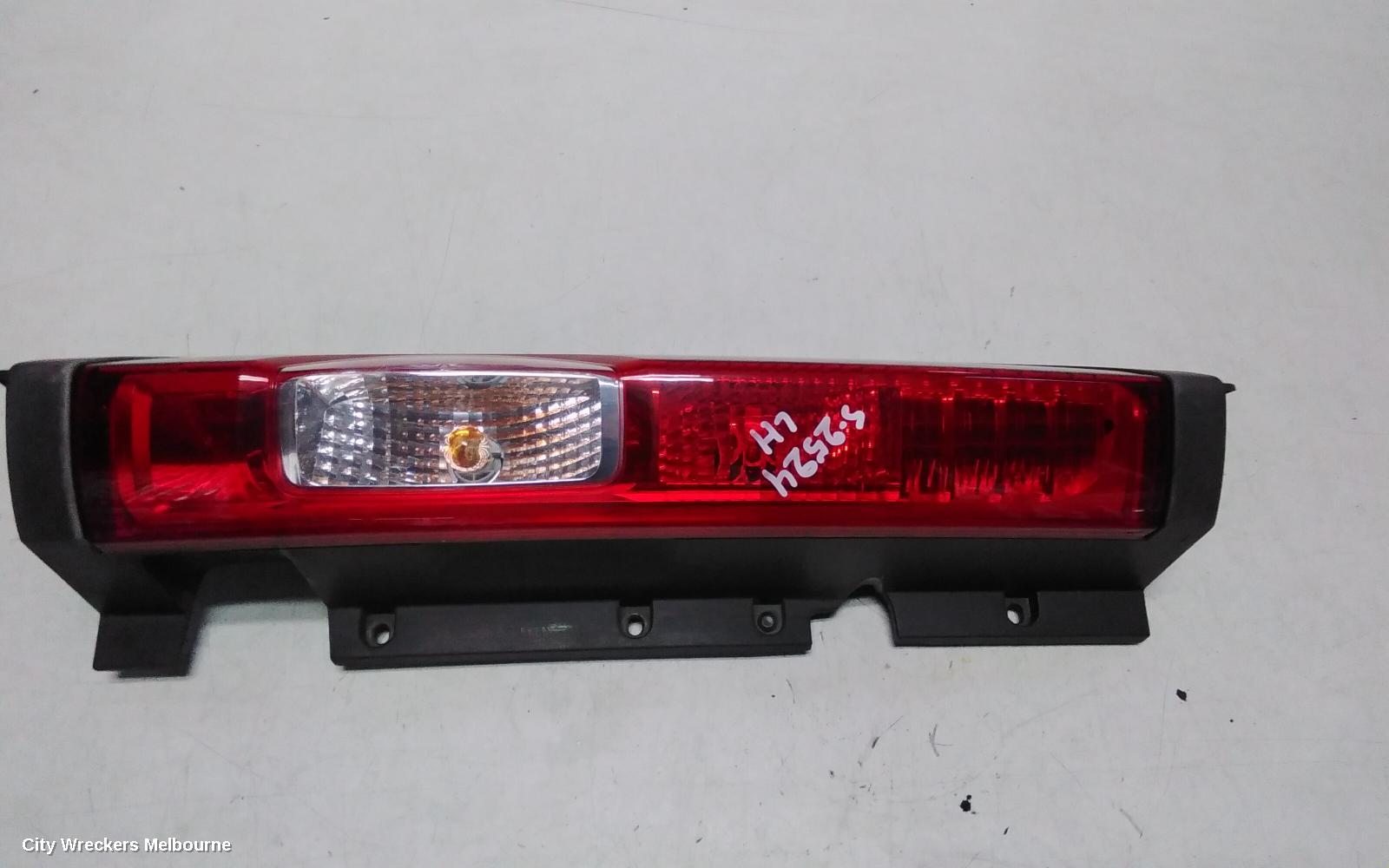 RENAULT TRAFIC LEFT TAILLIGHT, X82, IN BODY, UPPER, 01/2015 ONWARDS