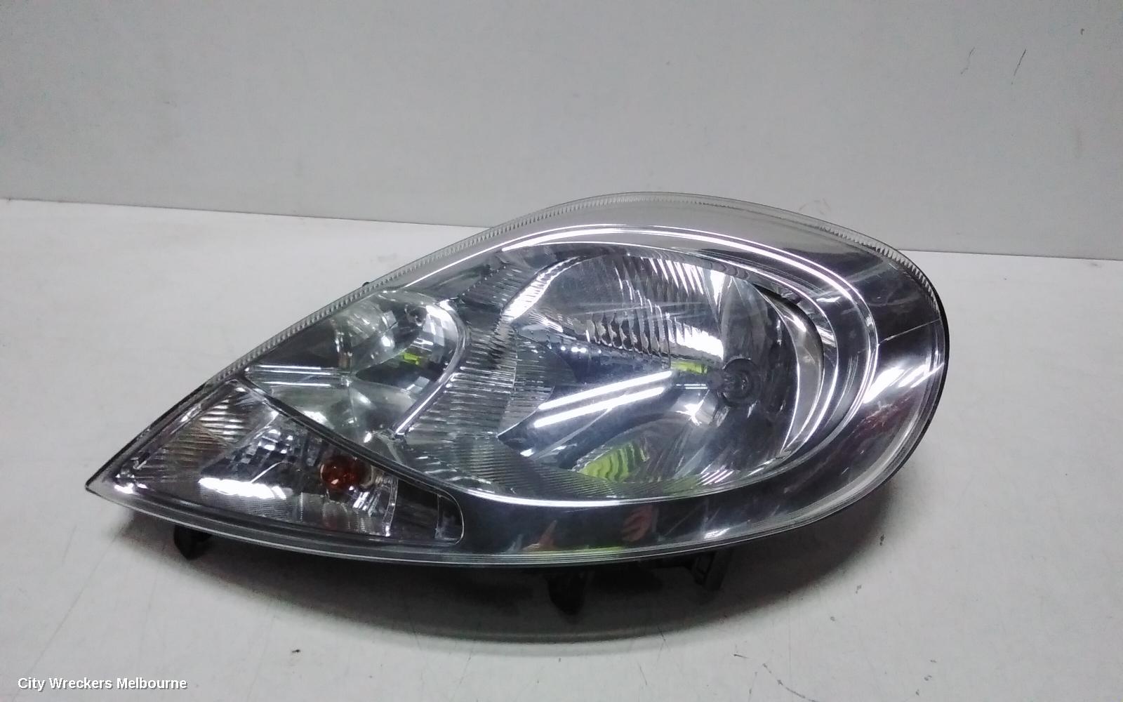 RENAULT TRAFIC LEFT HEADLAMP, X82, HALOGEN TYPE, 01/2015 - 09/2022