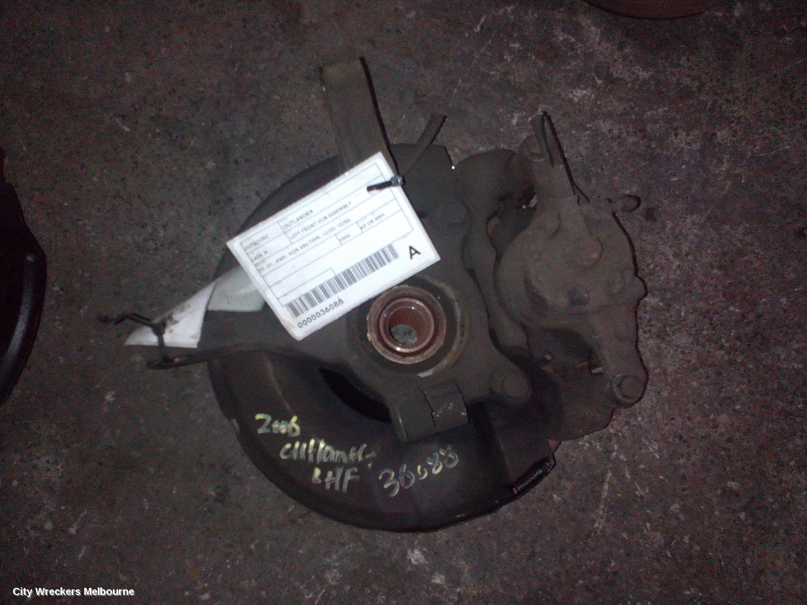 MITSUBISHI OUTLANDER LEFT FRONT HUB ASSEMBLY, ZE-ZF, ,4WD, NON ABS TYPE, 12/2002 - 10/2006