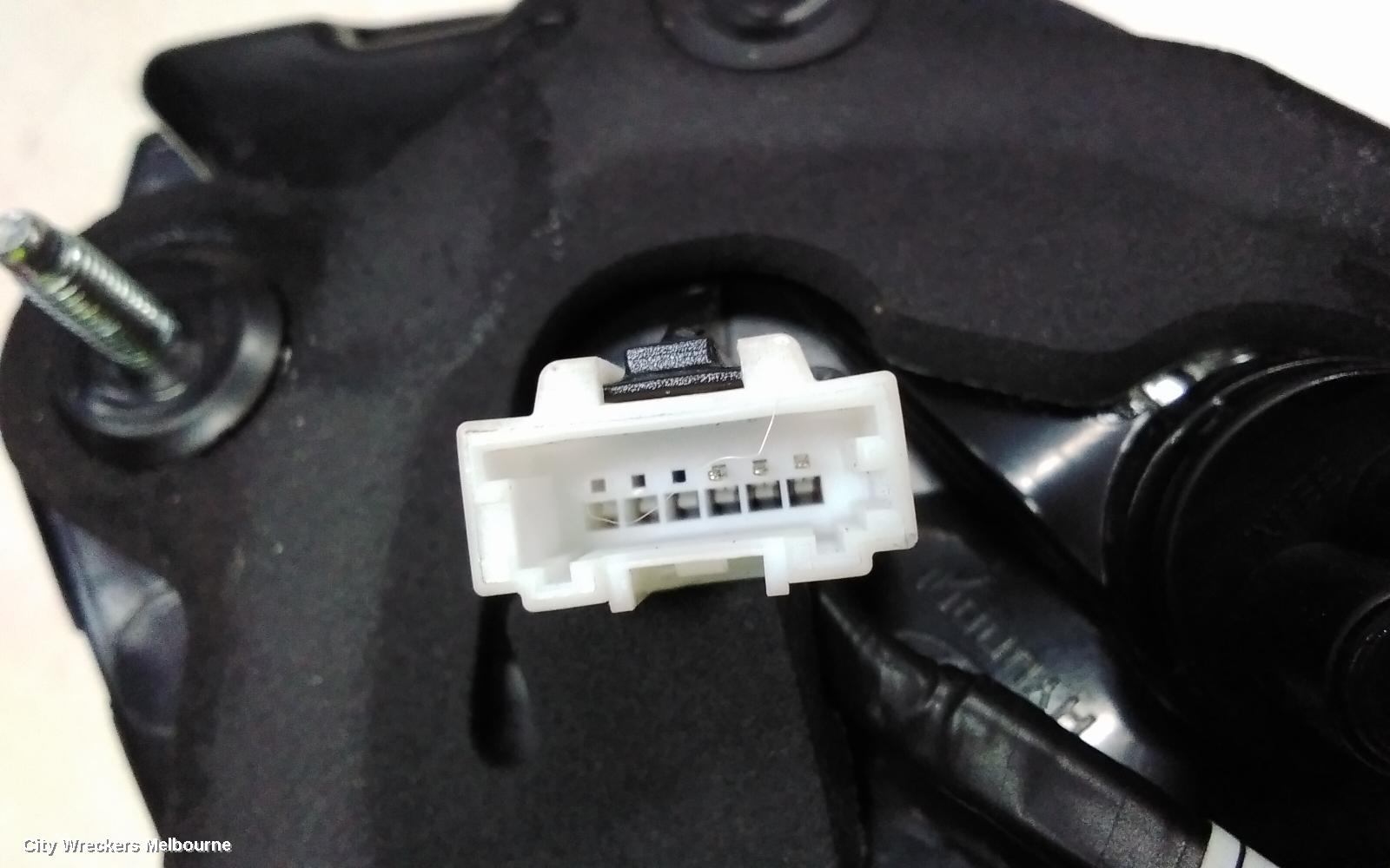 HYUNDAI I30 REAR GARNISH, TAILGATE LAMP (RH SIDE), STANDARD, NON LED TYPE, PD, 03/2017 ONWARDS