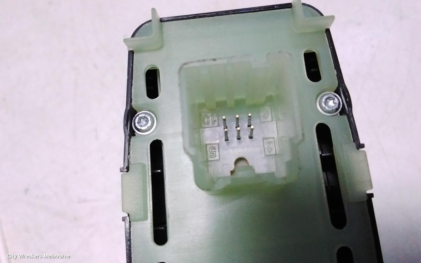 JEEP GRANDCHEROKEE PWR DR WIND SWITCH, LH FRONT, WK, 10/2010 - 02/2022