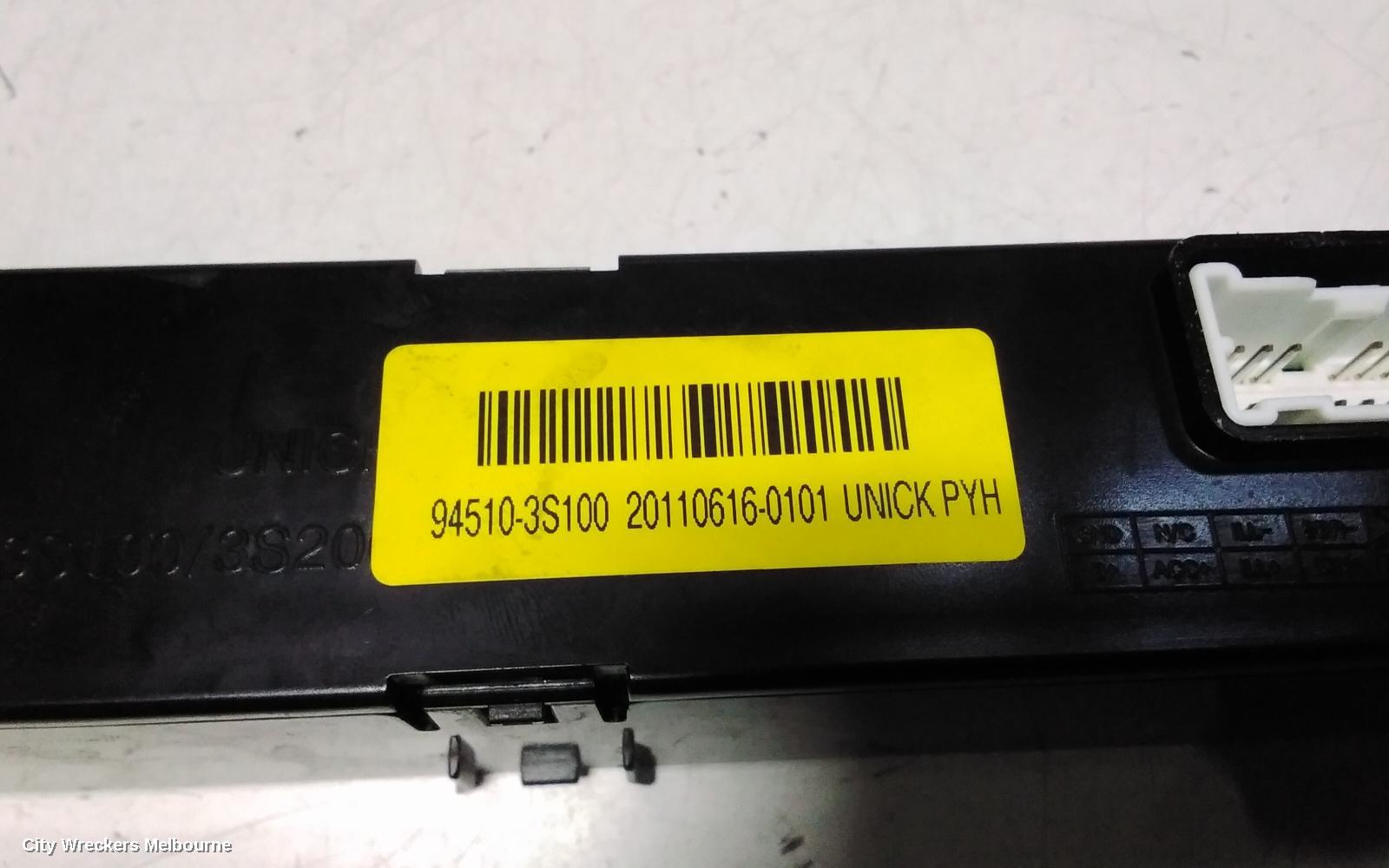 HYUNDAI I45 CLOCK, YF, 02/2010 - 05/2014