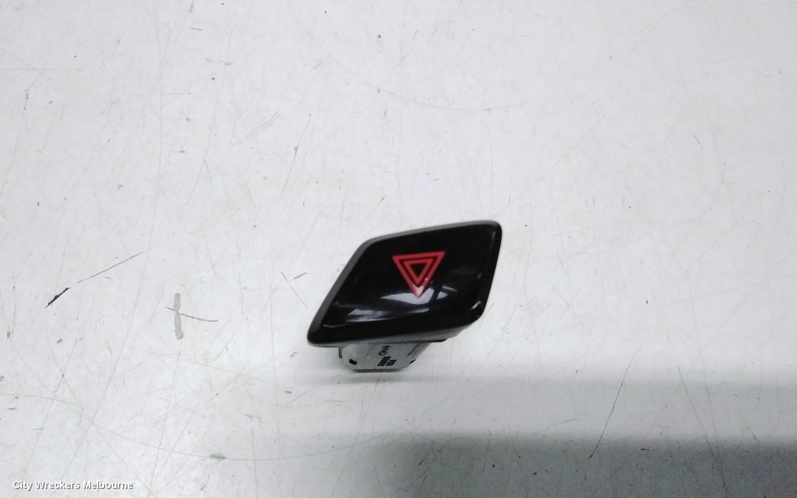 HYUNDAI I45, YF, 02/2010 - 05/2014, HAZARAD LIGHT SWITCH: 113692