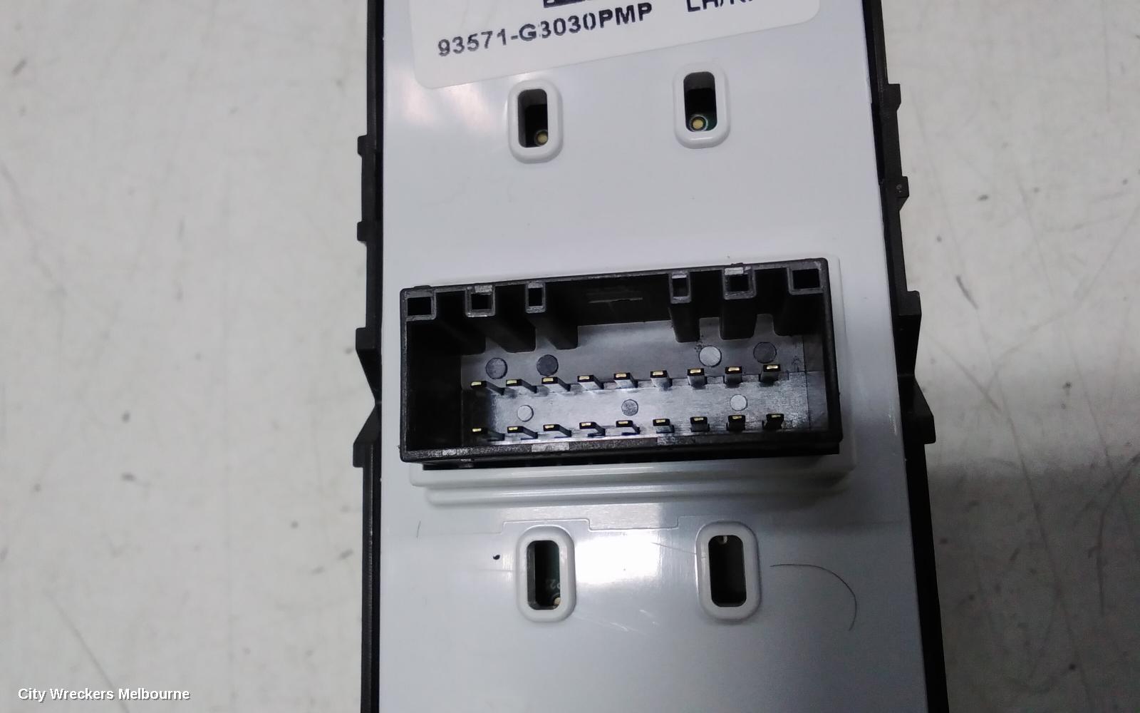 HYUNDAI I30 PWR DR WIND SWITCH, RH FRONT (MASTER SWITCH), PD, NON AUTO DOWN ON ALL SIDE TYPE, 03/2017 ONWARDS