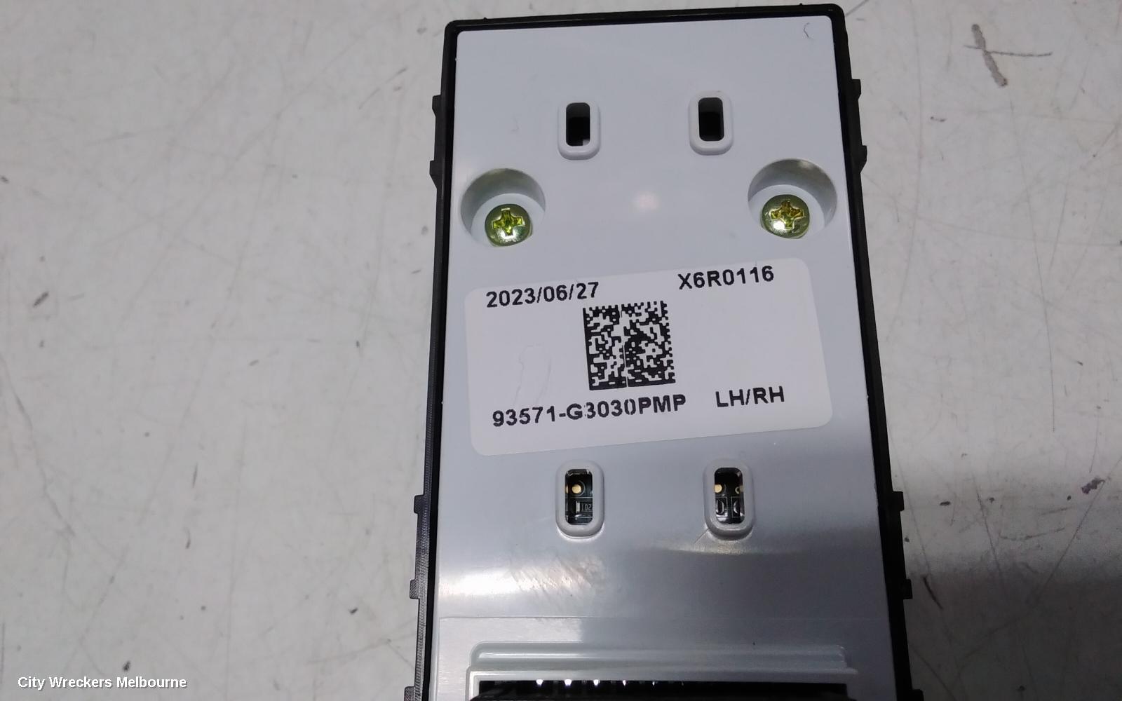 HYUNDAI I30 PWR DR WIND SWITCH, RH FRONT (MASTER SWITCH), PD, NON AUTO DOWN ON ALL SIDE TYPE, 03/2017 ONWARDS