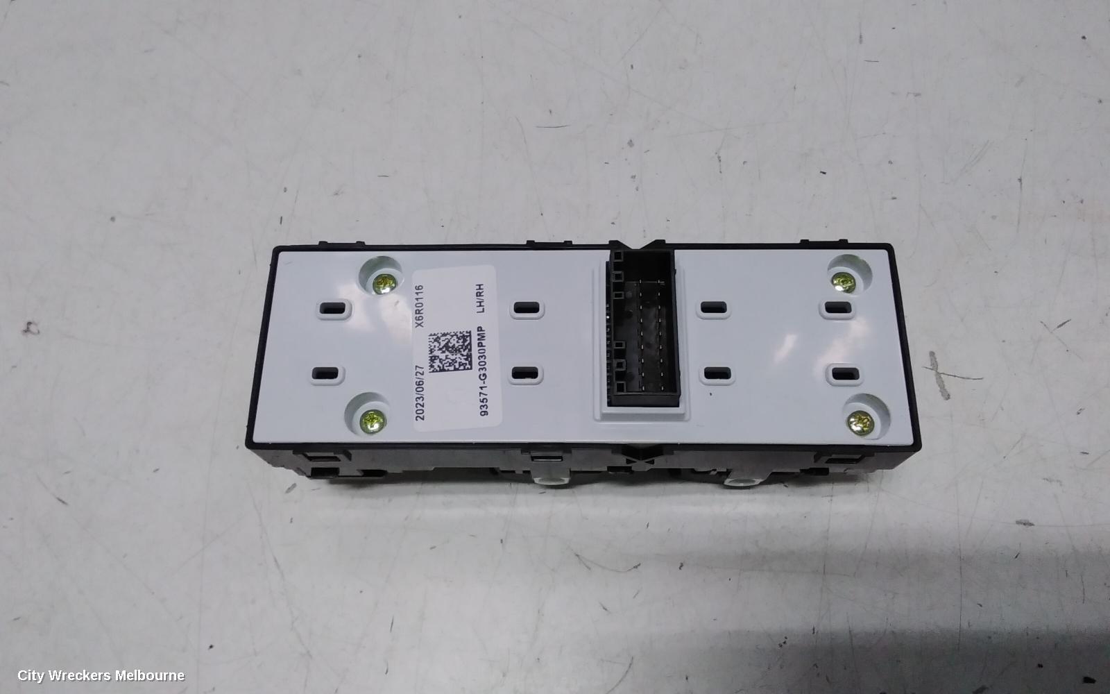 HYUNDAI I30 PWR DR WIND SWITCH, RH FRONT (MASTER SWITCH), PD, NON AUTO DOWN ON ALL SIDE TYPE, 03/2017 ONWARDS
