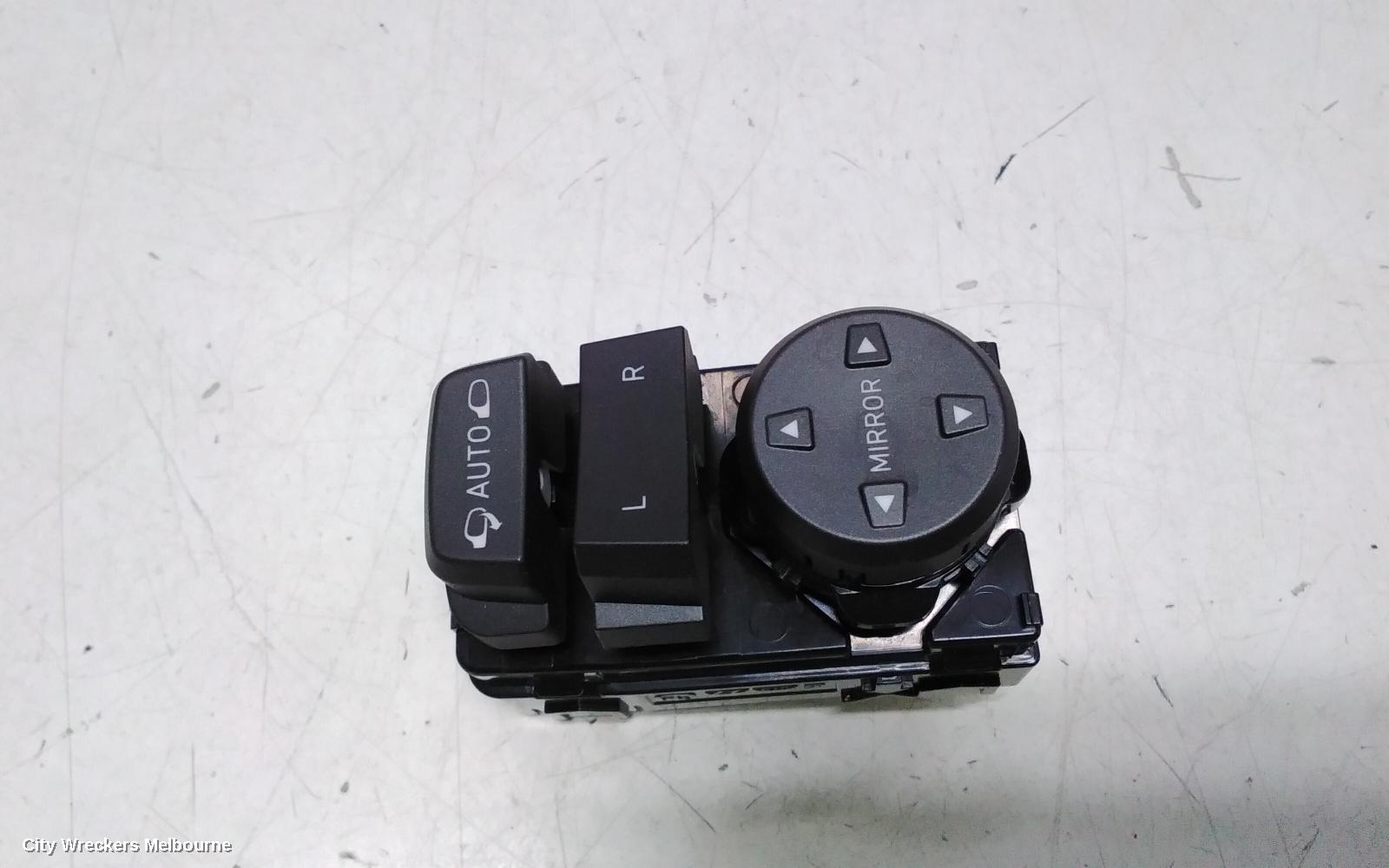 HYUNDAI I30, MIRROR SWITCH, AUTO FOLD TYPE, PD, HATCH (S. KOREA VIN KMHH), 03/2017 ONWARDS