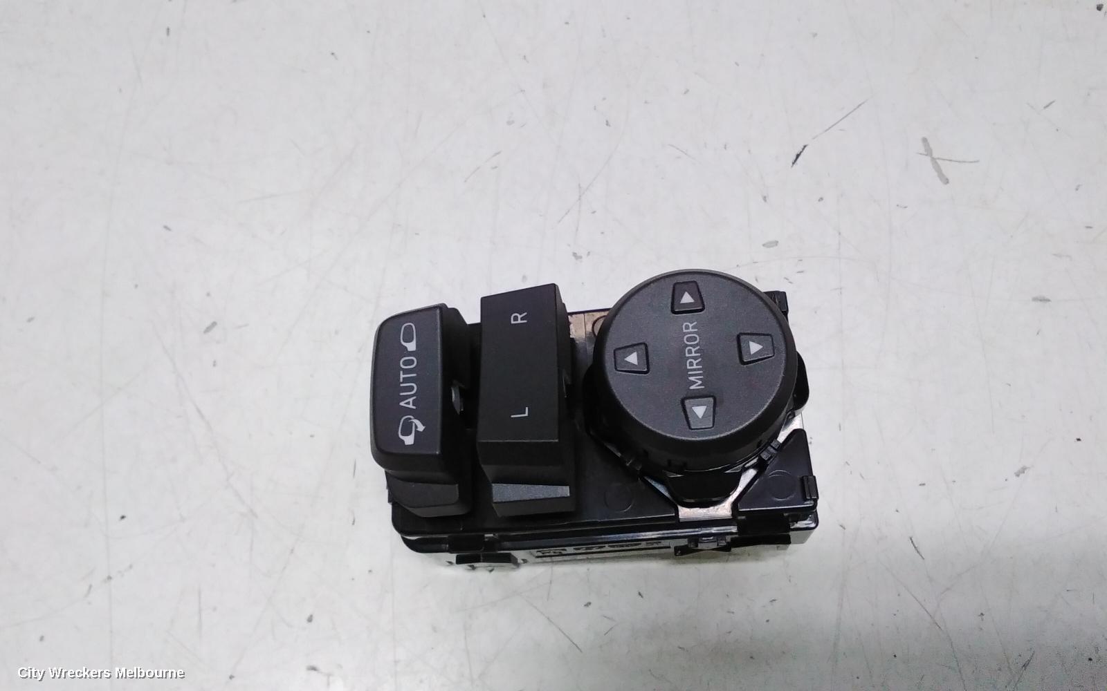 HYUNDAI I30, MIRROR SWITCH, AUTO FOLD TYPE, PD, HATCH (S. KOREA VIN KMHH), 03/2017 ONWARDS