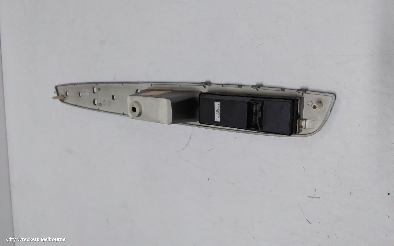 FORD ESCAPE PWR DR WIND SWITCH, RH FRONT (MASTER SWITCH), ZC, 04/2006 - 03/2008