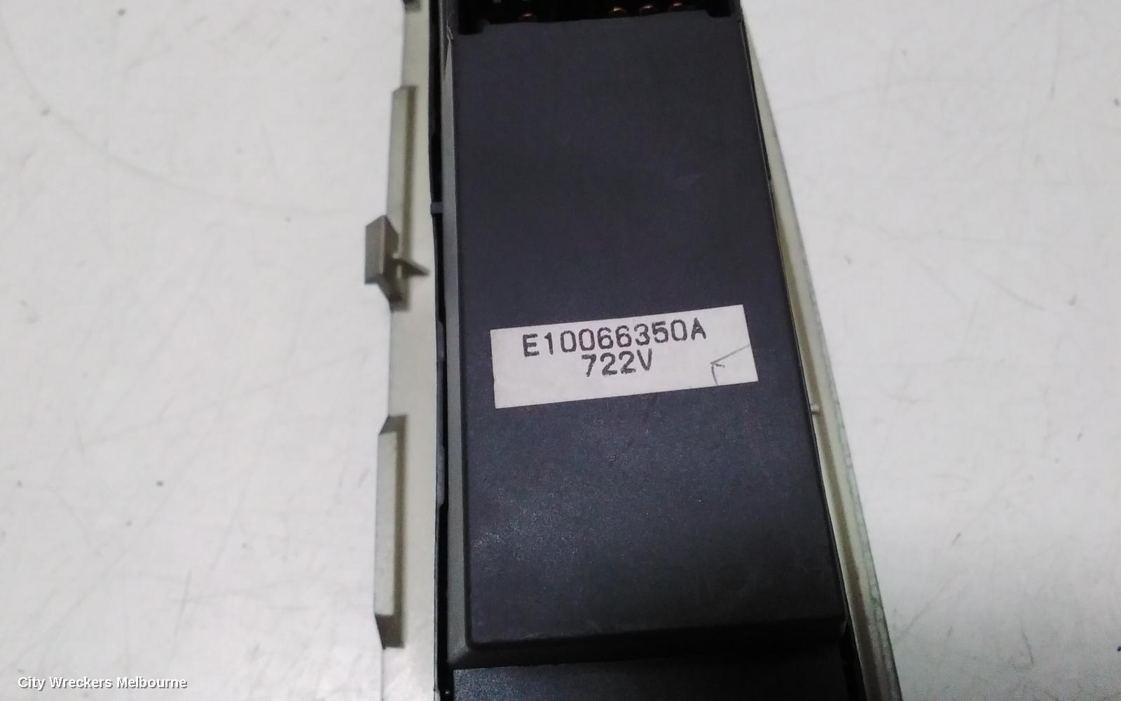 FORD ESCAPE PWR DR WIND SWITCH, RH FRONT (MASTER SWITCH), ZC, 04/2006 - 03/2008