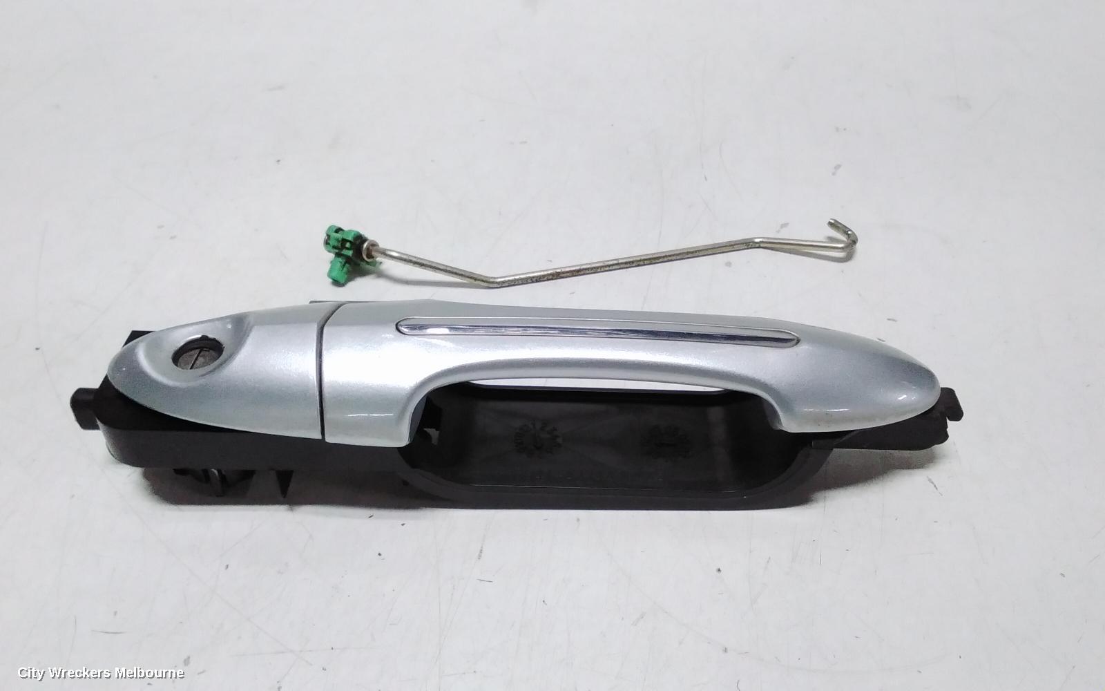 FORD ESCAPE DOOR HANDLE, OUTER, RH FRONT, ZC-ZD, 04/2006 - 01/2012