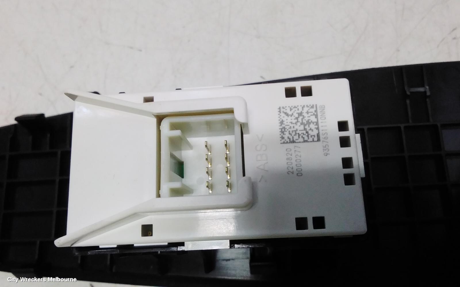 HYUNDAI SANTA FE PWR DR WIND SWITCH, LH FRONT, NON SEAT WARMER TYPE, TM, 10/2020 ONWARDS