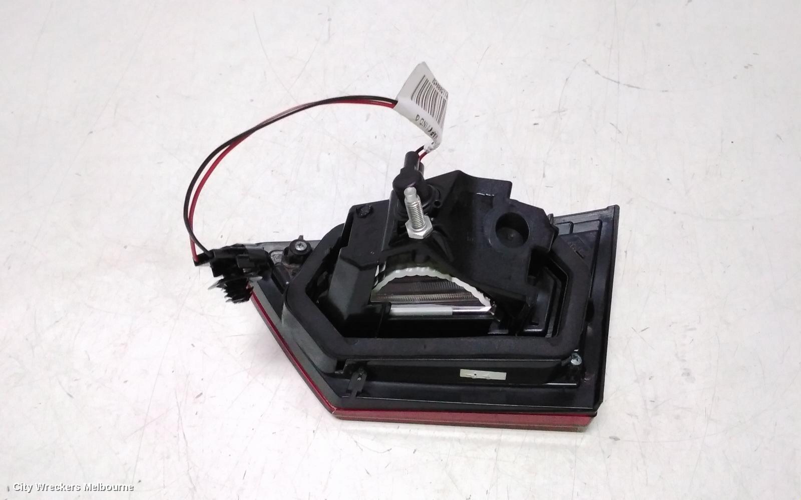 RENAULT CLIO REAR GARNISH, TAILGATE LAMP (LH SIDE), X98, NON LED TYPE, 09/2013 - 10/2019