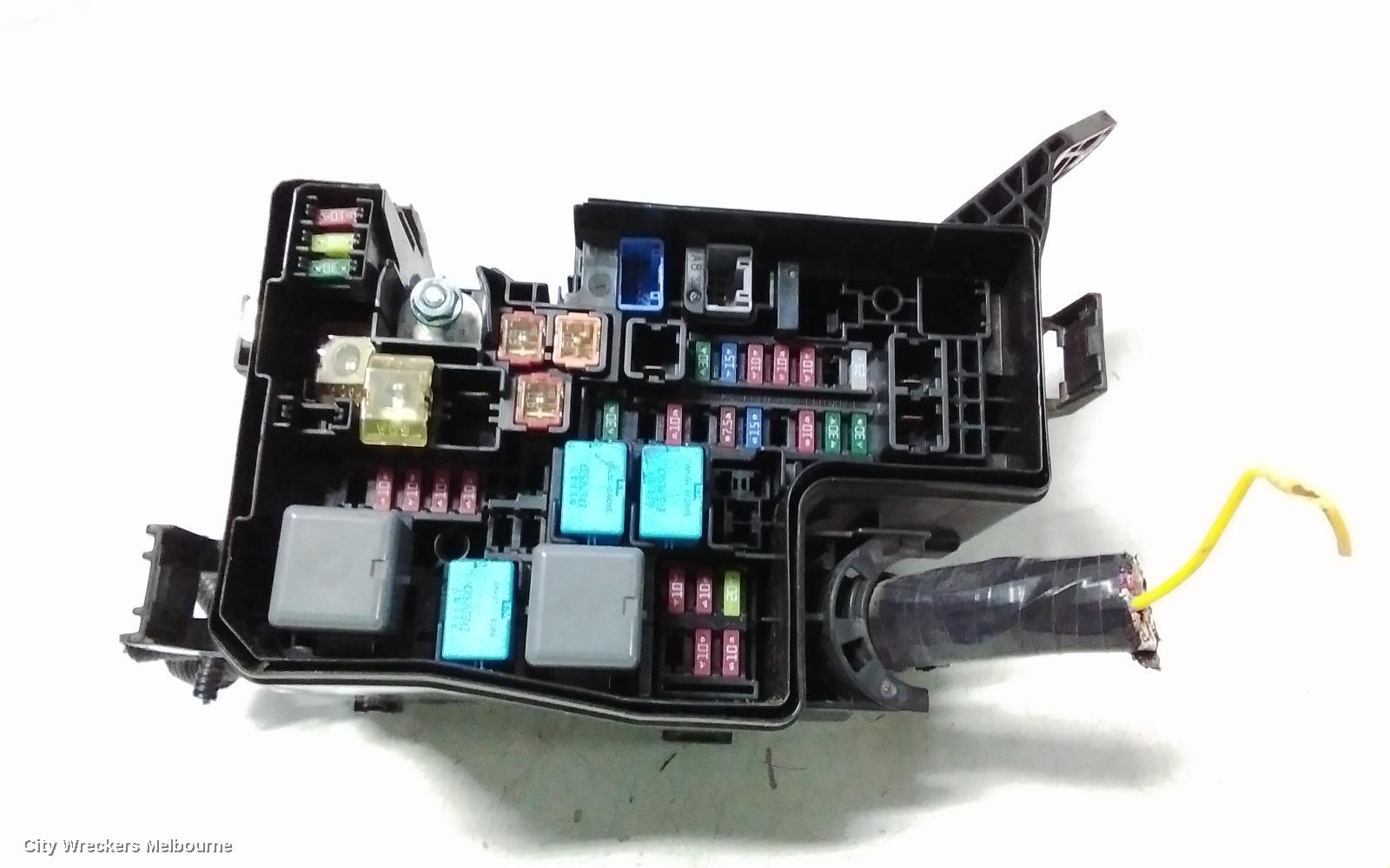 TOYOTA RAV4 FUSE BOX, ENGINE BAY, XA40, PETROL, LH SIDE, 12/2012 - 12/2018
