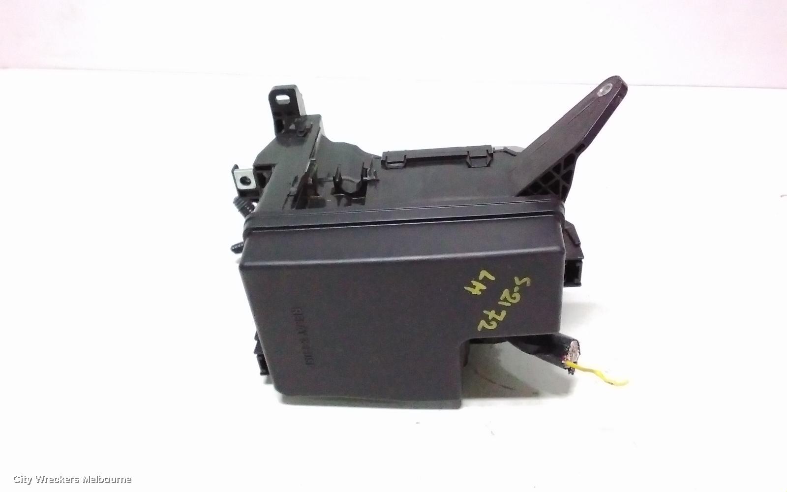 TOYOTA RAV4 FUSE BOX, ENGINE BAY, XA40, PETROL, LH SIDE, 12/2012 - 12/2018
