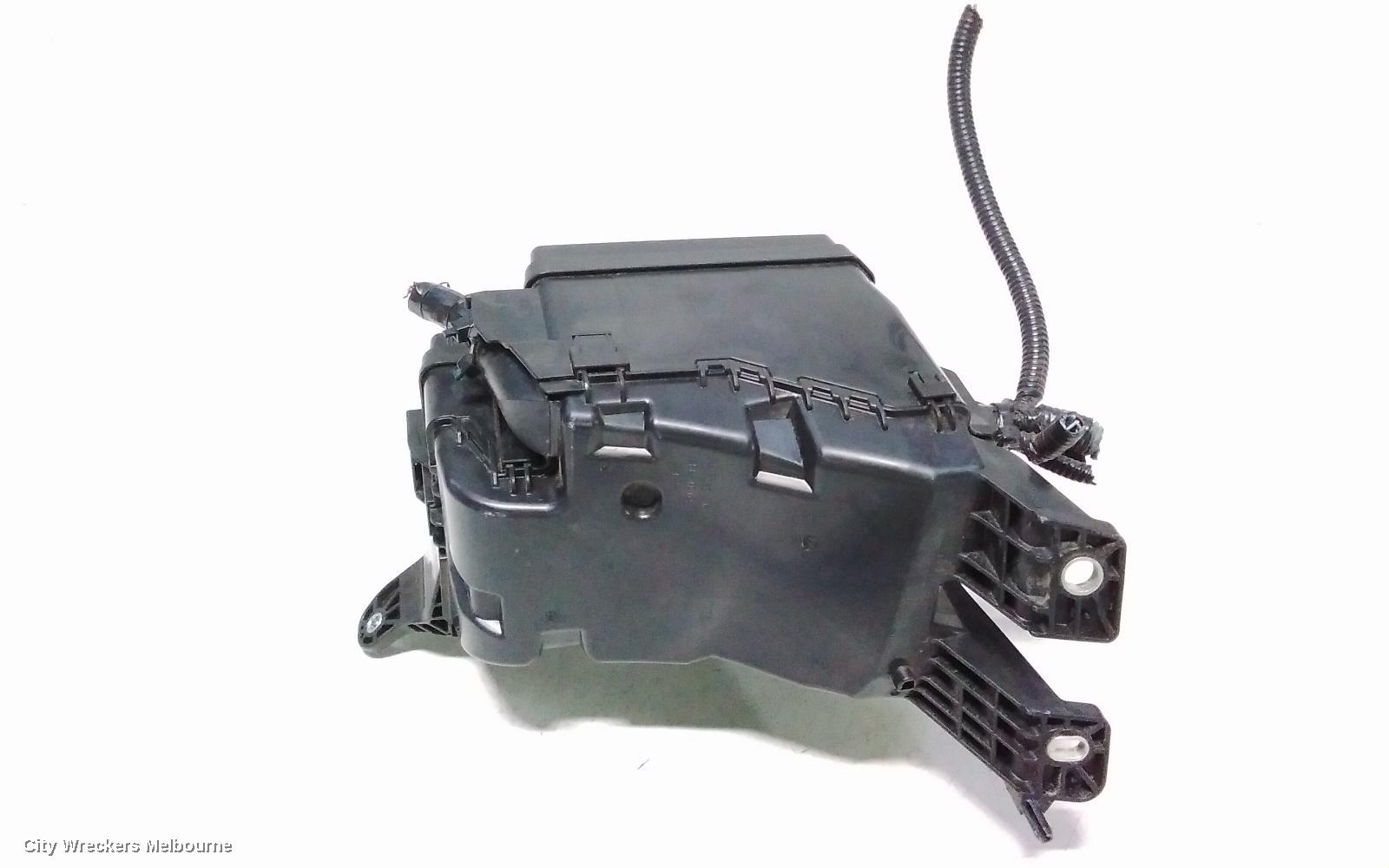 TOYOTA RAV4 FUSE BOX, ENGINE BAY, XA40, PETROL, RH SIDE, 12/2012 - 12/2018