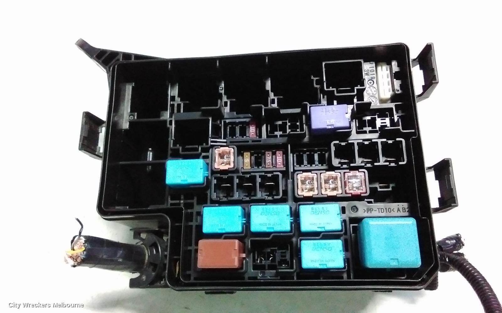TOYOTA RAV4 FUSE BOX, ENGINE BAY, XA40, PETROL, RH SIDE, 12/2012 - 12/2018