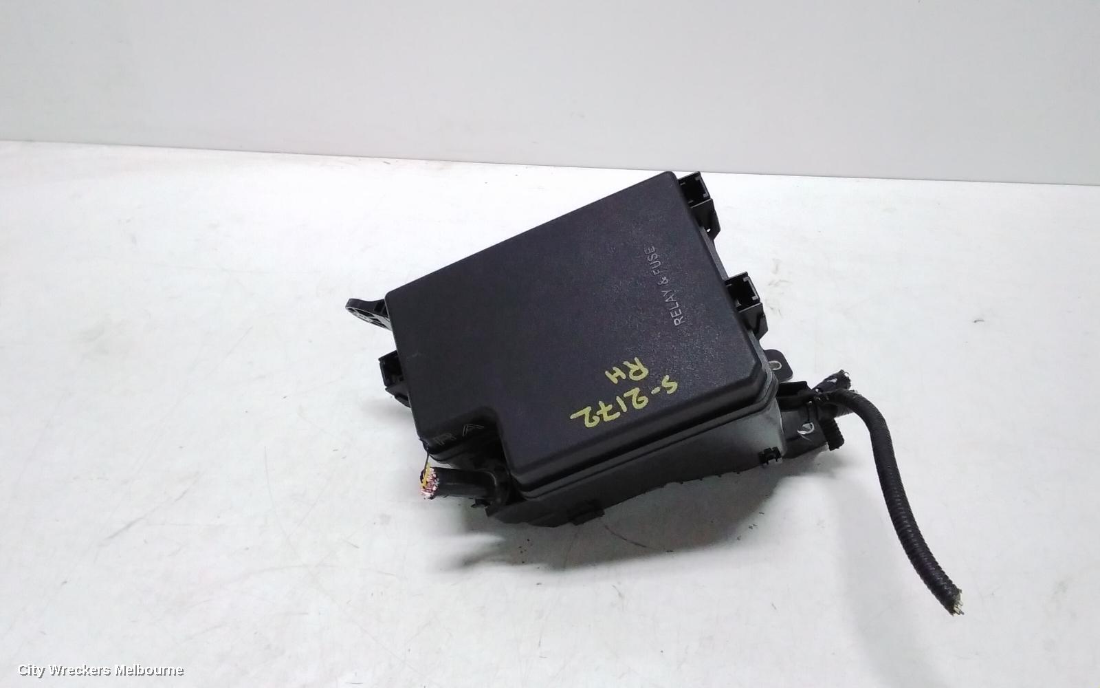 TOYOTA RAV4 FUSE BOX, ENGINE BAY, XA40, PETROL, RH SIDE, 12/2012 - 12/2018
