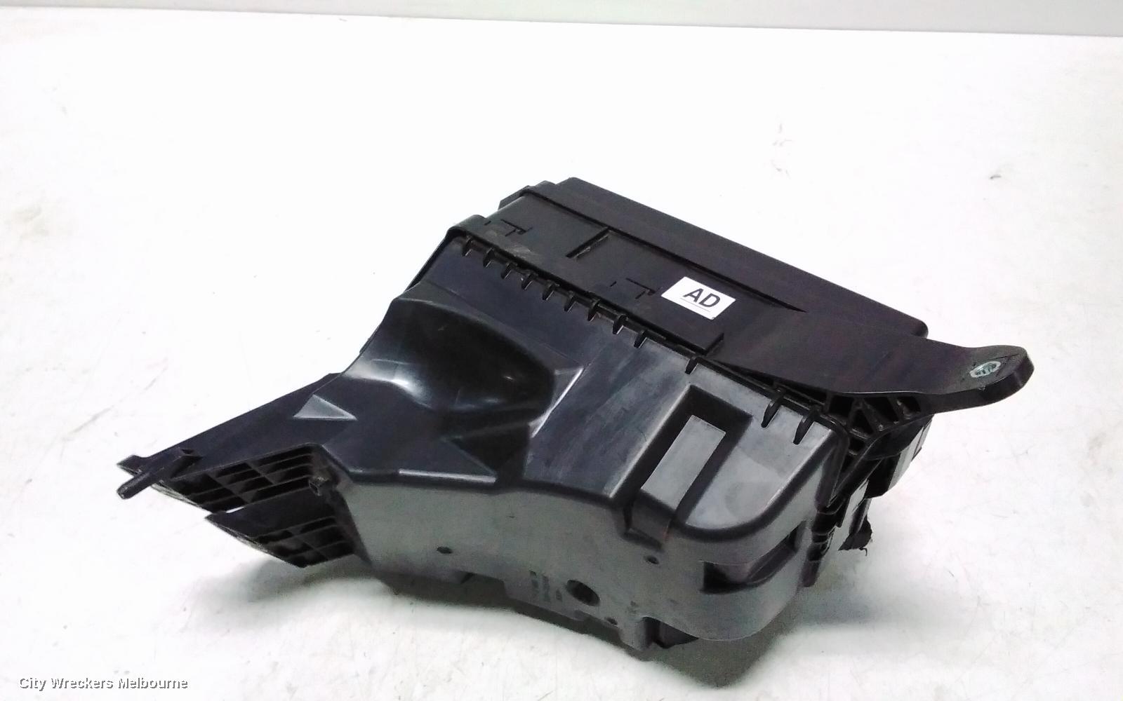 TOYOTA RAV4 FUSE BOX, ENGINE BAY, XA40, PETROL, RH SIDE, 12/2012 - 12/2018