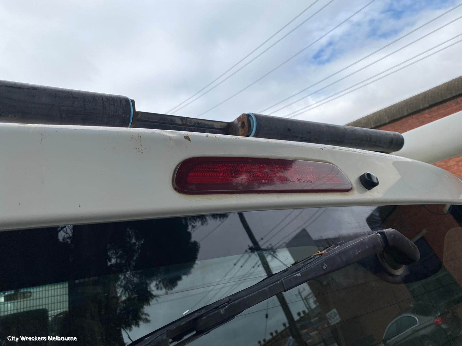 TOYOTA HIACE FRONT SEAT, LH BENCH, LWB/SWB, TRH/KDH, 03/2005 - 01/2014