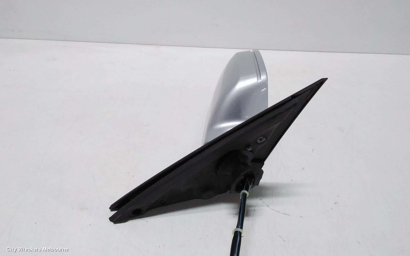AUDI A4 RIGHT DOOR MIRROR, B8 8K, A4/S4, MANUAL FOLD, NO LANE CHANGE ASSIST TYPE, 2 PLUG (6/2 WIRE), 05/2009 - 01/2016