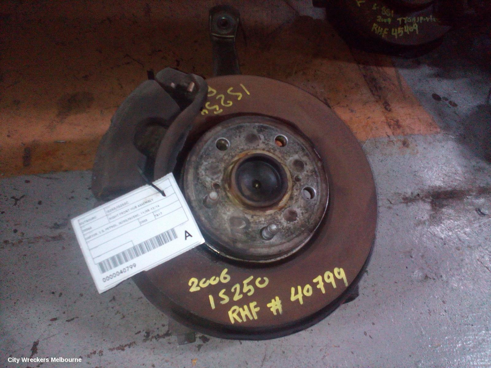 LEXUS IS250/IS250C RIGHT FRONT HUB ASSEMBLY, GSE20R, 2.5, PETROL, IS250/IS250C, 11/2005 - 12/2014