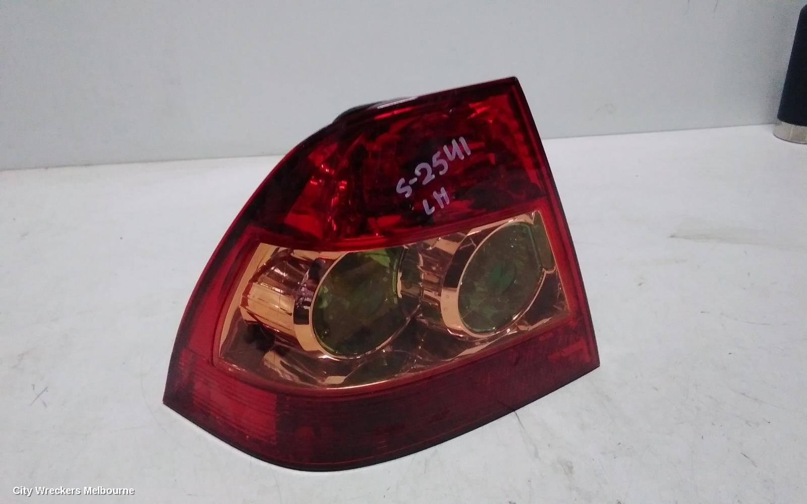 TOYOTA COROLLA LEFT TAILLIGHT, ZZE122, SEDAN, LENS# 02-91 FARBA, 04/2004 - 06/2007